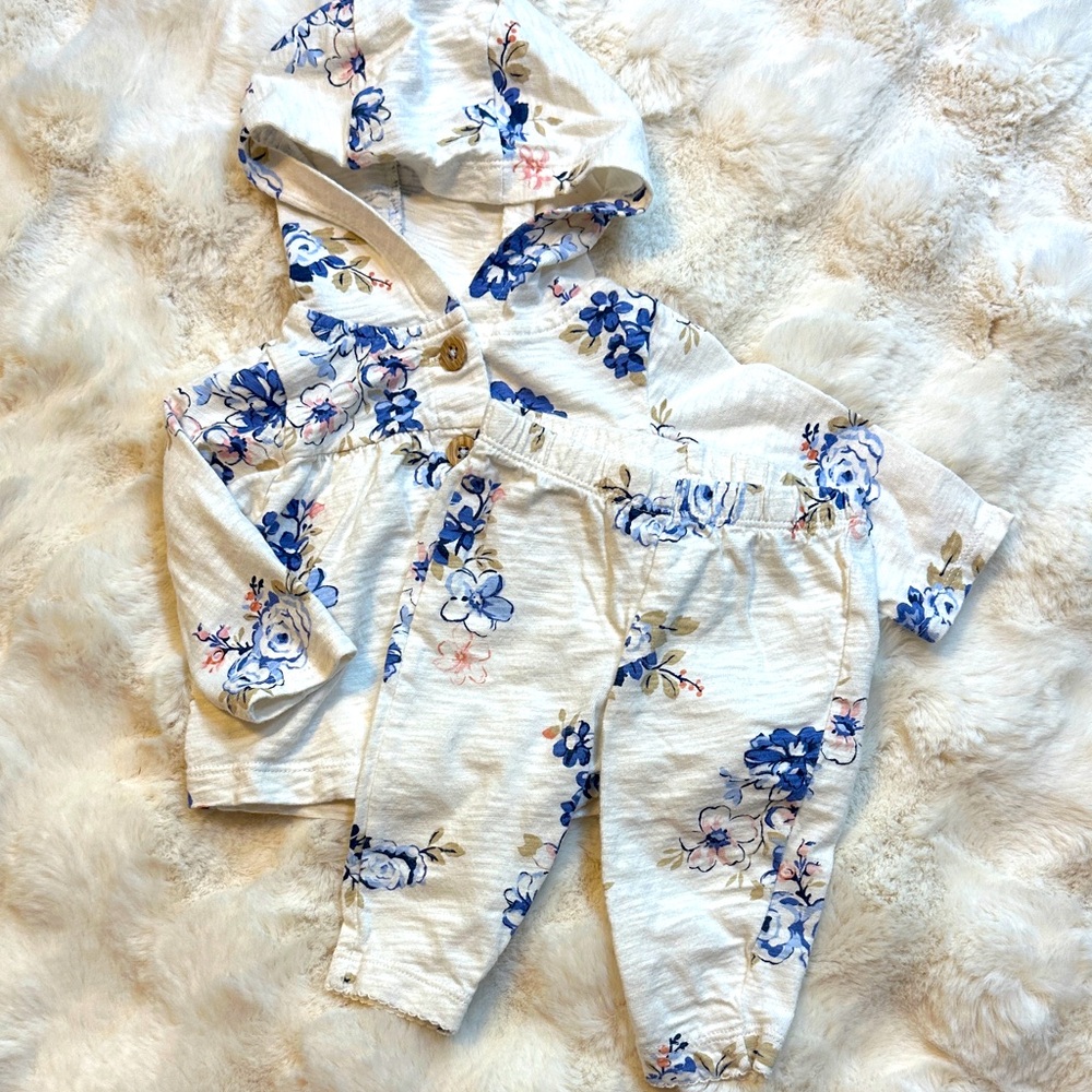 Carter’s Hooded Button Down Baby Set | Size 3 Months